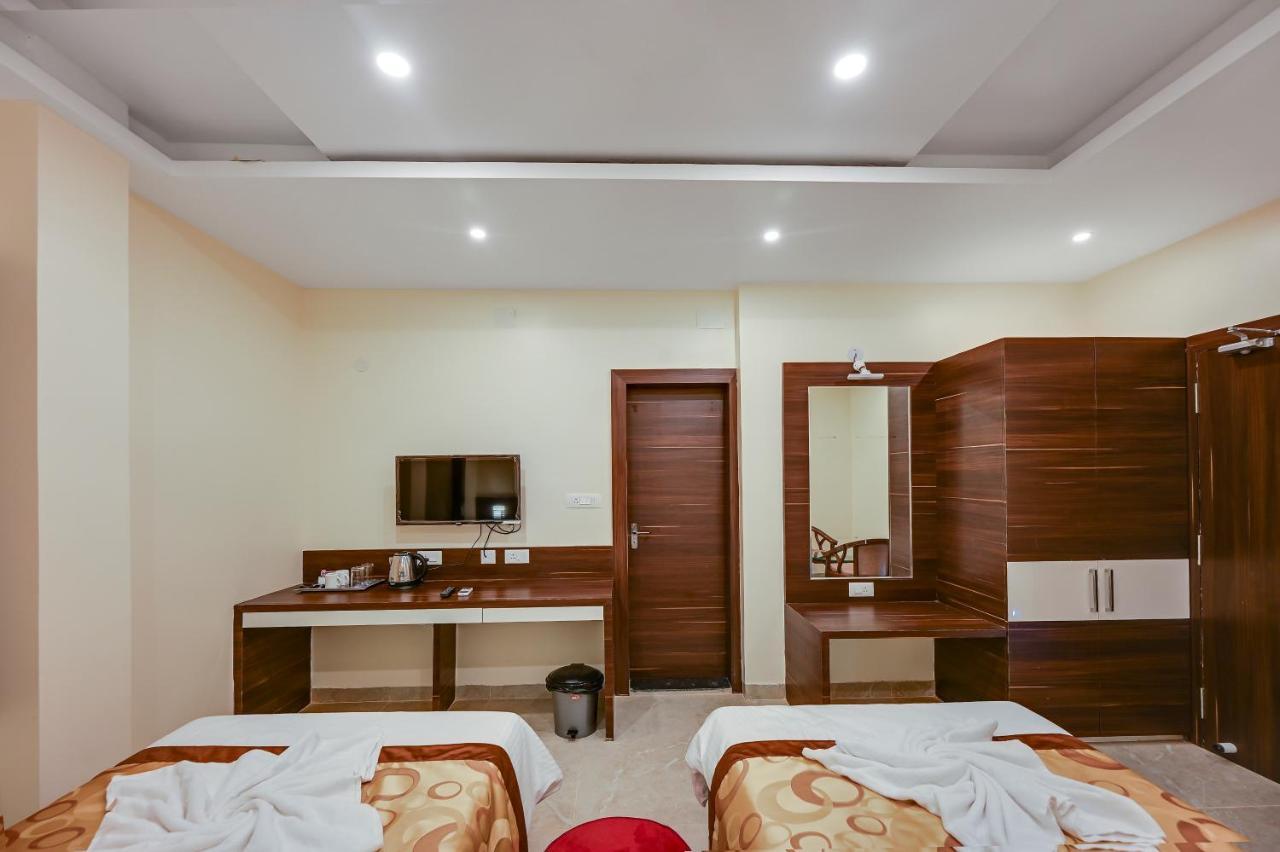 Hotel Sj Pride Bhuvanesvar Kültér fotó