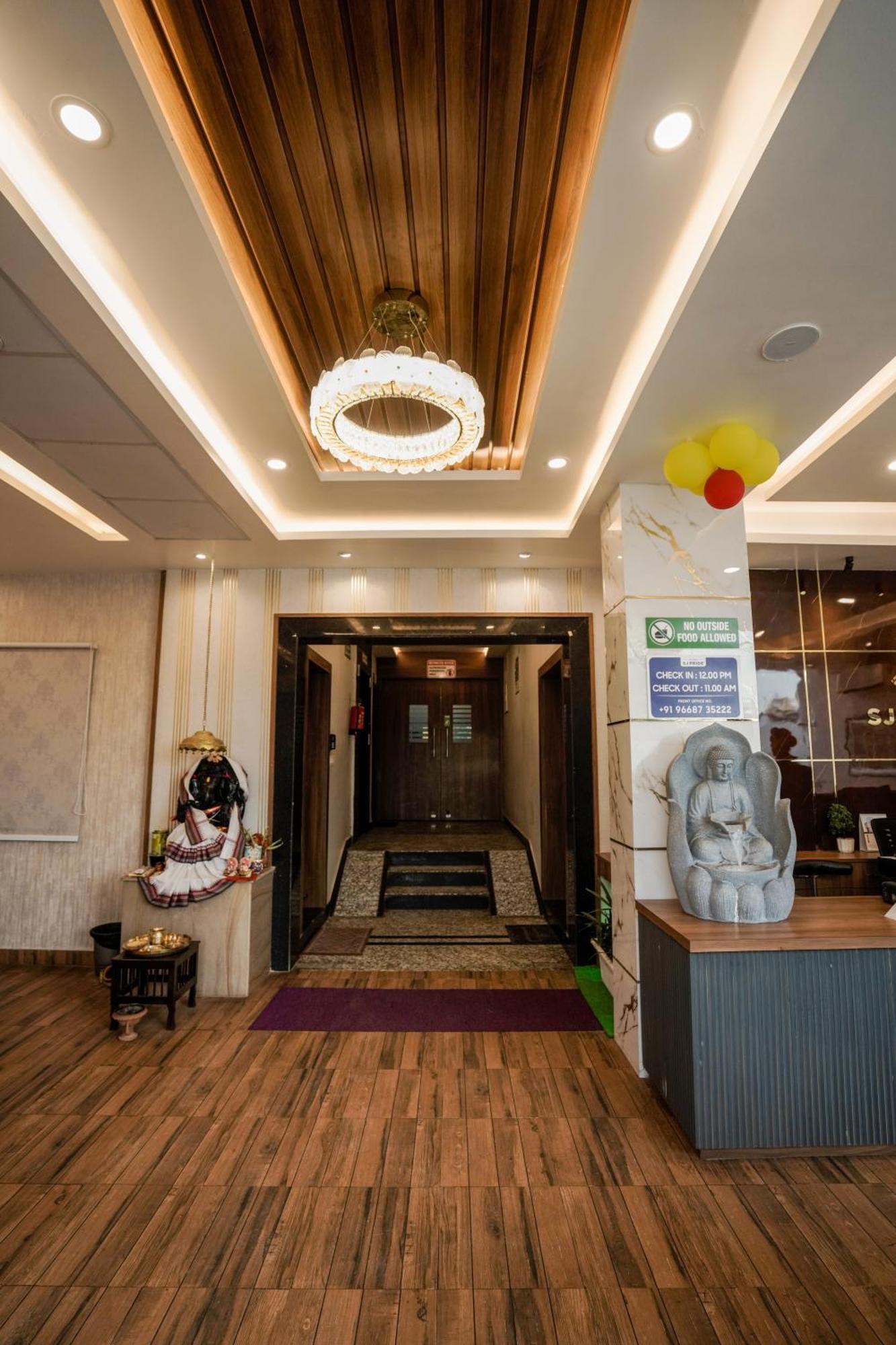 Hotel Sj Pride Bhuvanesvar Kültér fotó