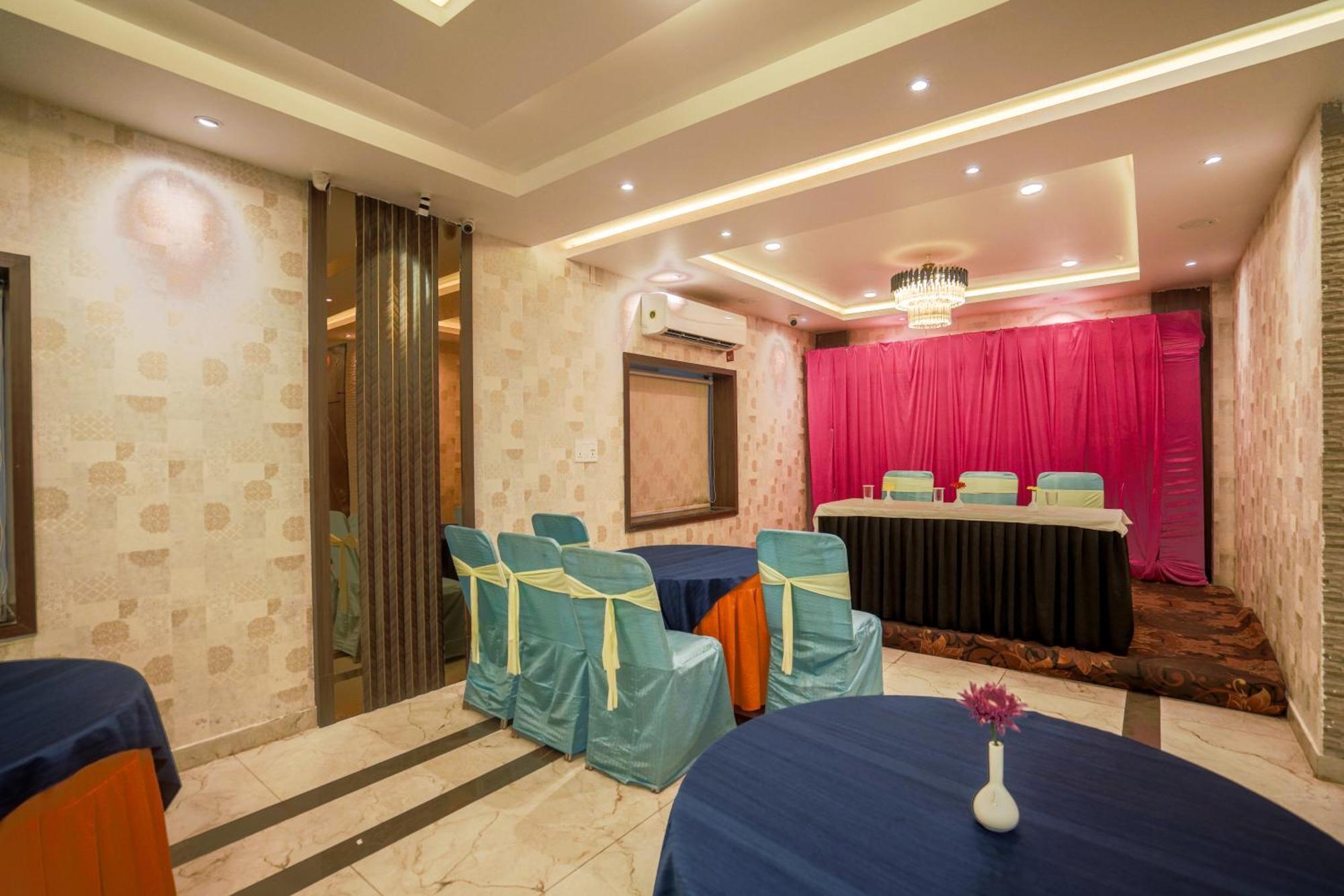 Hotel Sj Pride Bhuvanesvar Kültér fotó